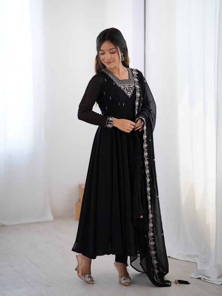 Black Premium Soft Fox Georgette Fully Flared Anarkali Set with Dupatta & Pant Clothsvilla