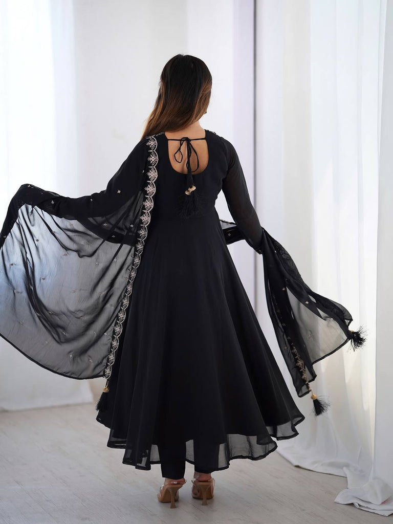 Black Premium Soft Fox Georgette Fully Flared Anarkali Set with Dupatta & Pant Clothsvilla