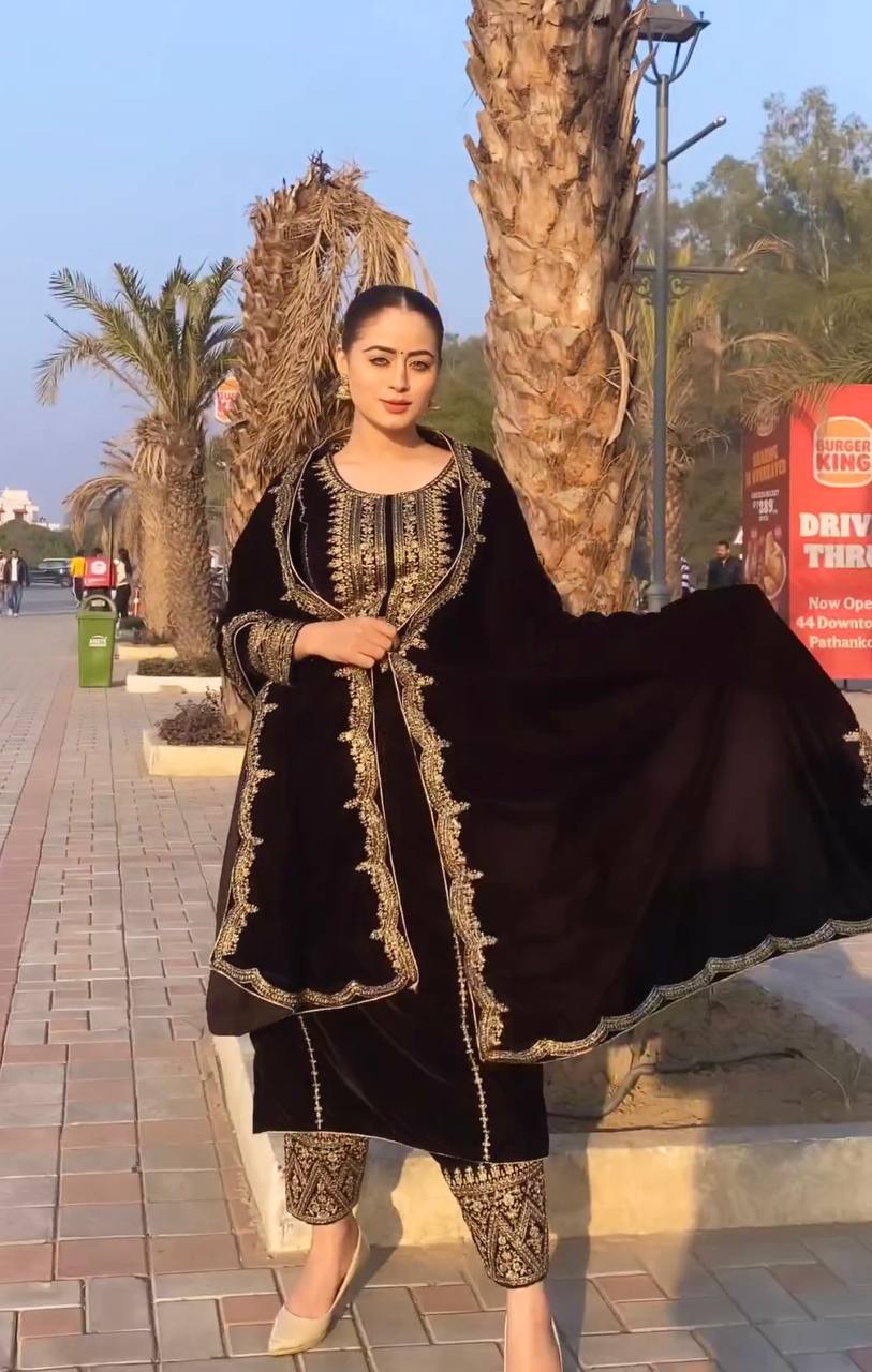 Black Stunning Look Collection - Elegant Velvet Ensemble Clothsvilla Main image