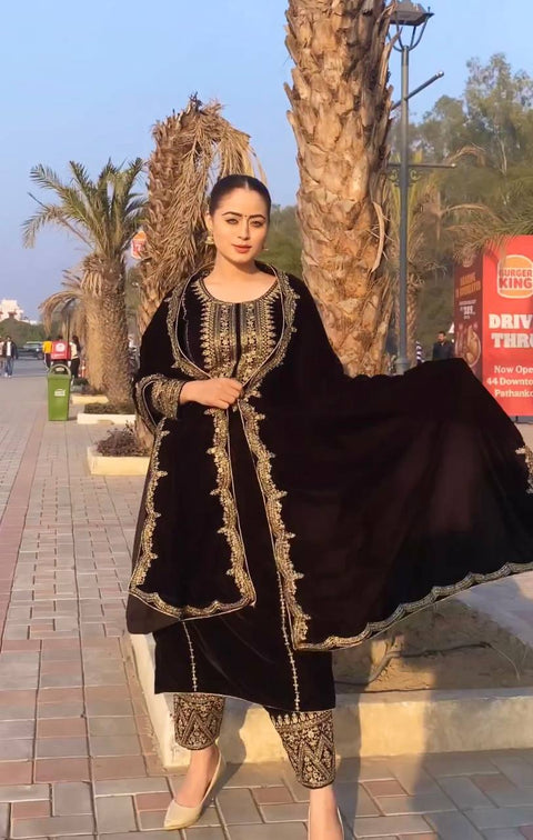 Black Stunning Look Collection - Elegant Velvet Ensemble Clothsvilla Main image