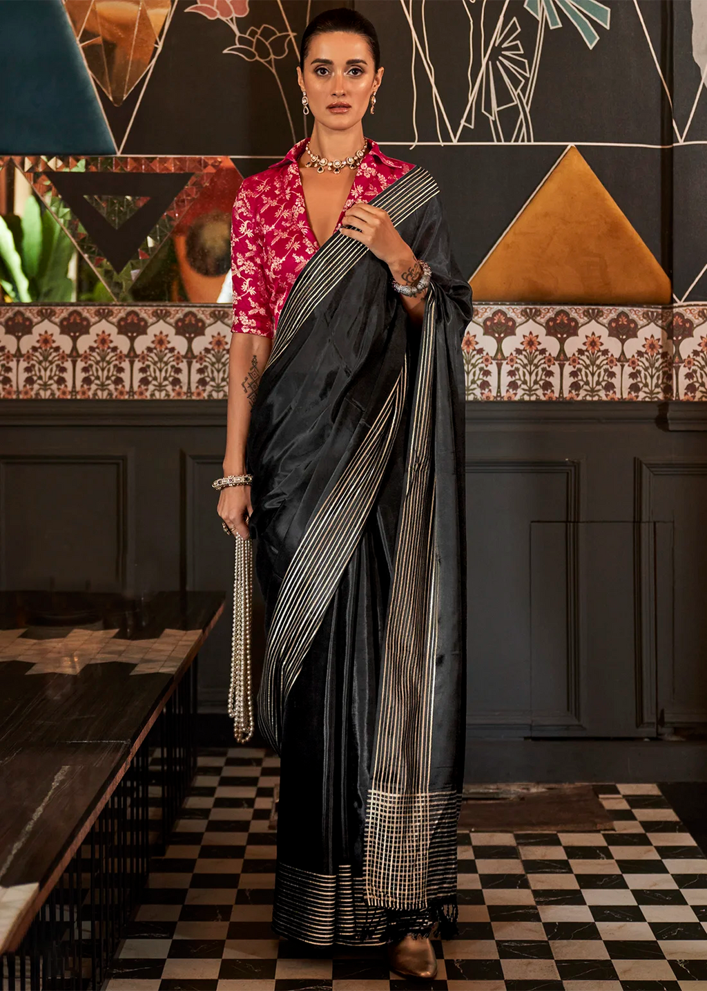 Black Timeless Blended Silk Saree – A Perfect Blend of Tradition & Elegance ClothsVilla