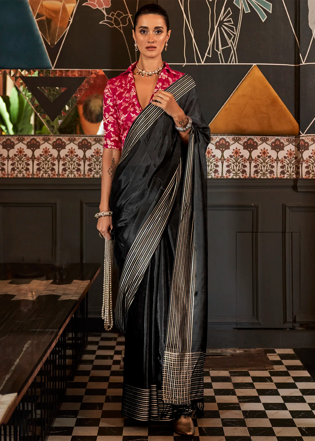 Black Timeless Blended Silk Saree – A Perfect Blend of Tradition & Elegance ClothsVilla Main image