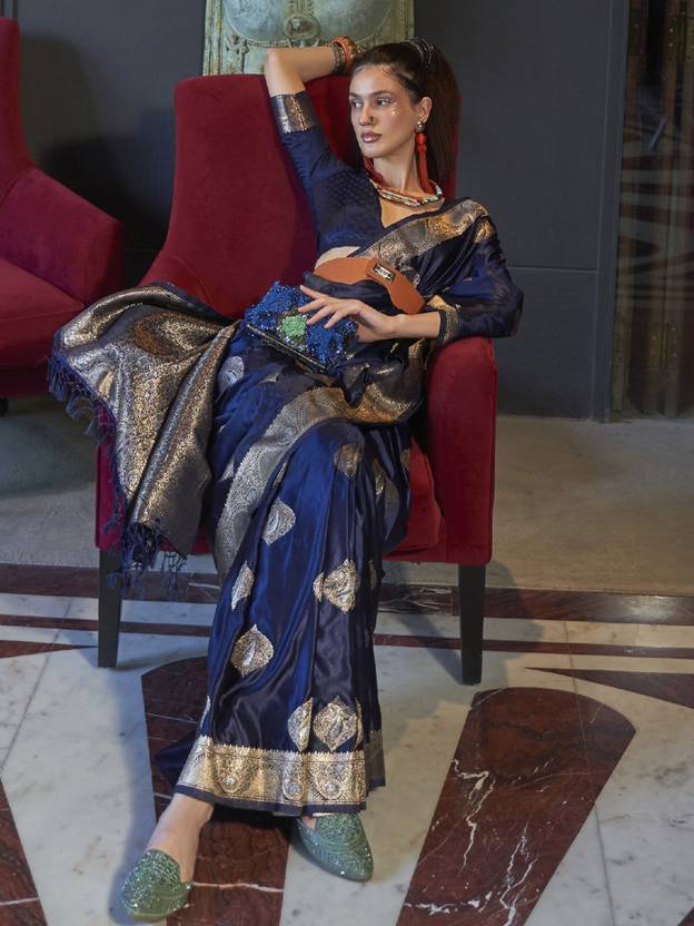 Blue Elegant Kanjivaram Silk Blend Saree with Unstitched Blouse Piece ClothsVilla