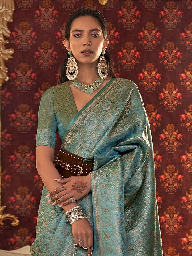 Blue Graceful Kanjivaram Silk Blend Saree – Woven Design ClothsVilla