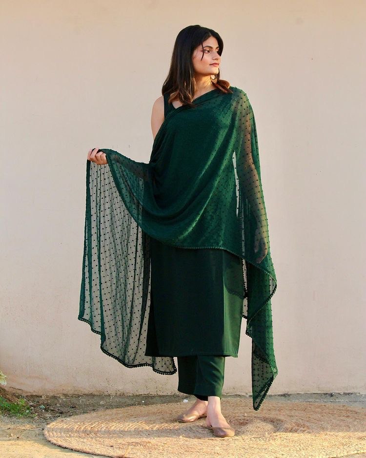 Bottle Green Elegant Soft Moss Scrape Kurta Suit Set with Chiffon Butty Dupatta Secondary image