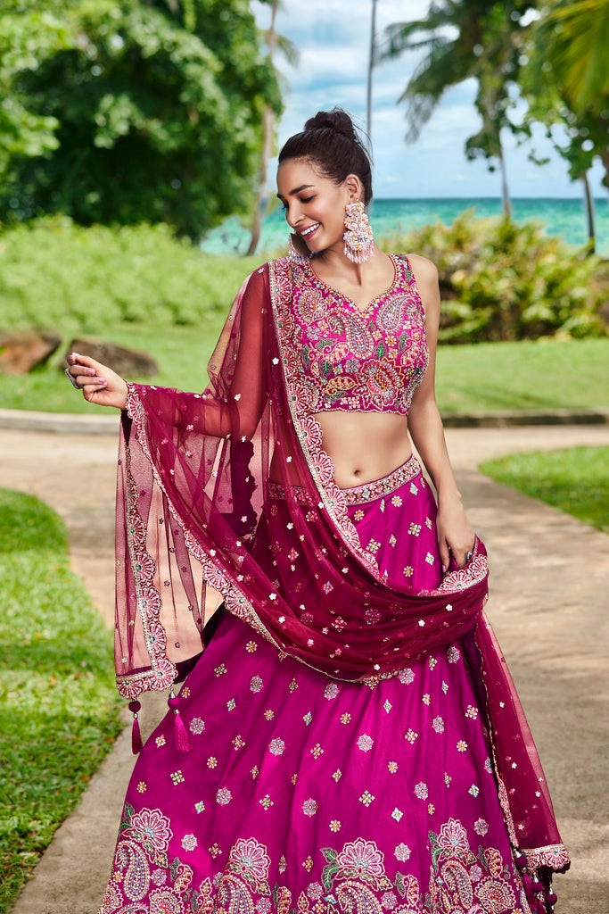 Beautiful Lehenga-Choli. | Indian fashion dresses, Ethnic outfits, Indian  bridal outfits