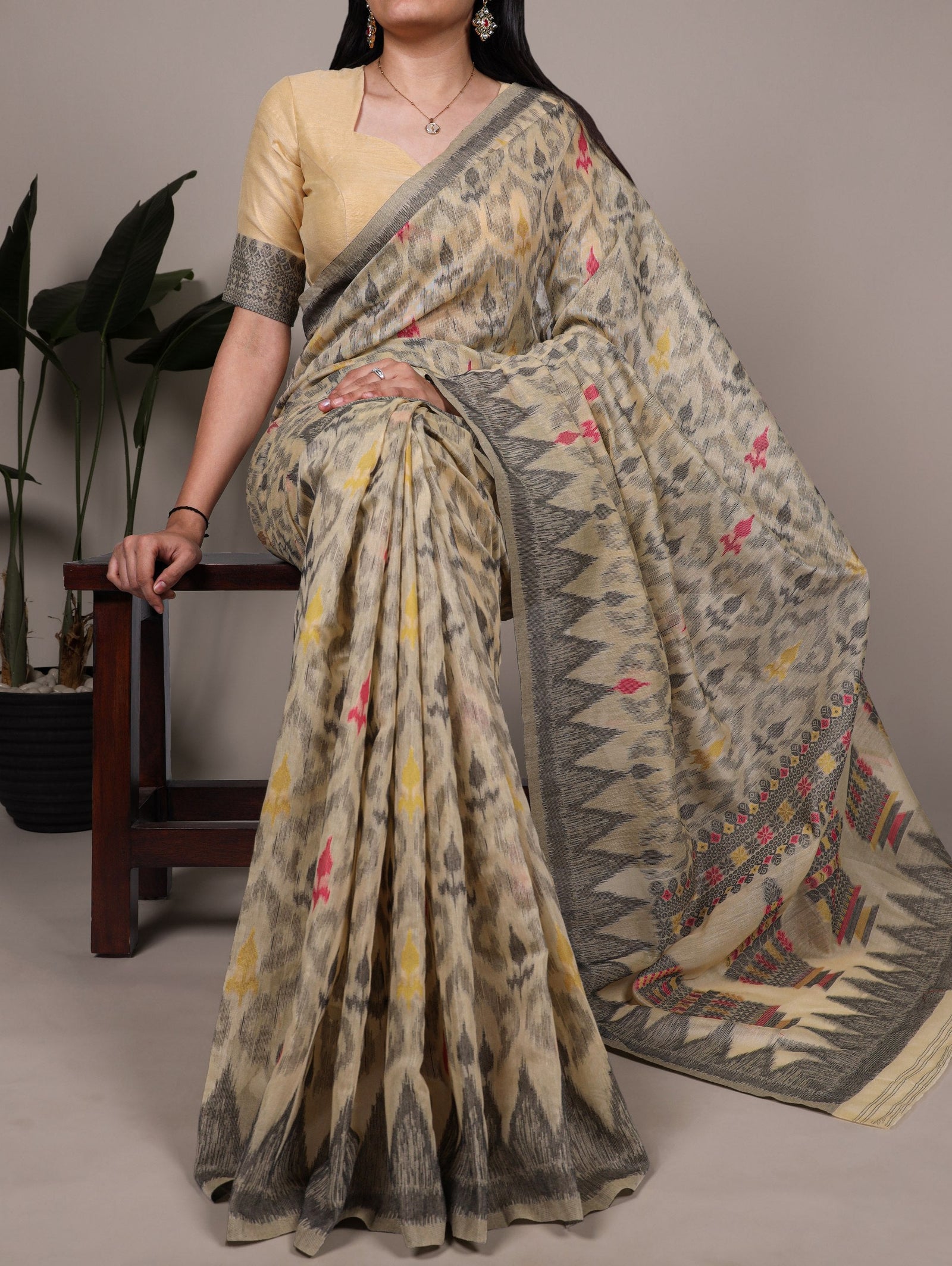 Cream Classic Poly Cotton Saree with Intricate Thread Weaving Work – Lightweight Everyday & Occasion Wear Unstitched Blouse Included ClothsVilla