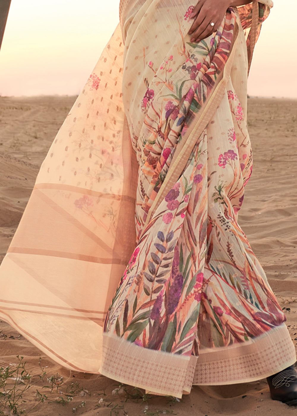 Cream Elegant Blended Linen Silk Saree – Breathable & Stylish for All Seasons Clothsvilla