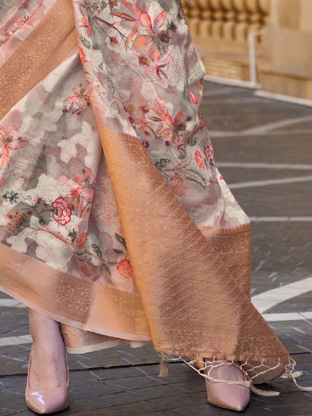 Cream Elegant Brasso Madurai Saree with Unstitched Blouse Piece Clothsvilla