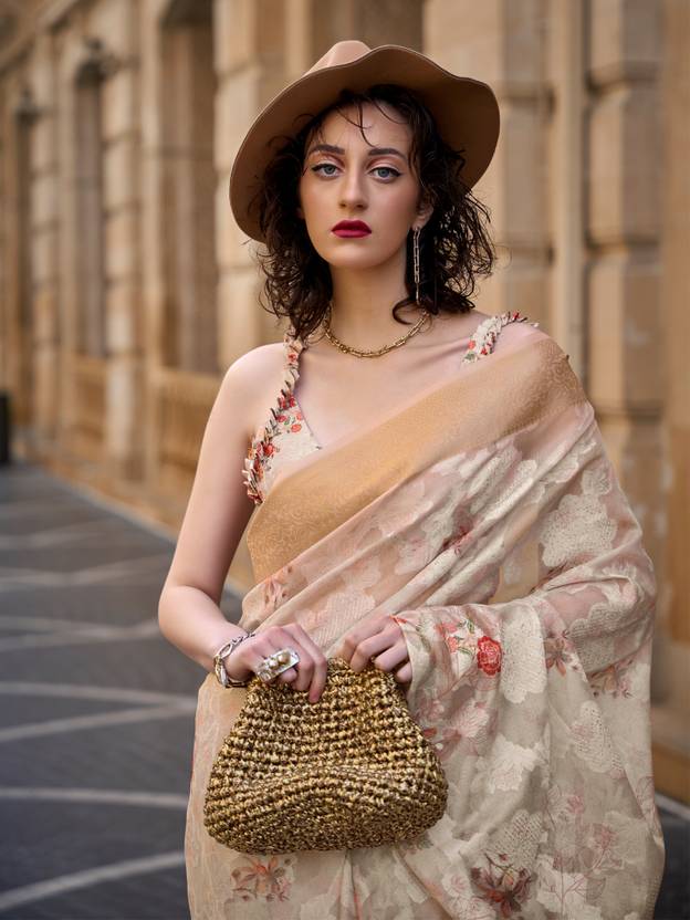Cream Elegant Brasso Madurai Saree with Unstitched Blouse Piece Clothsvilla