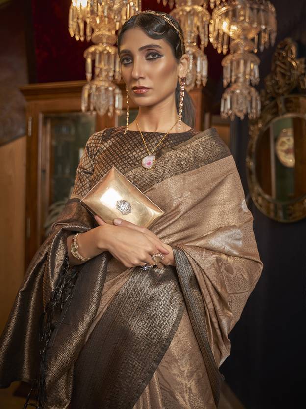 Cream Elegant Tanchoi Woven Banarasi Silk Blend Saree with Blouse Piece ClothsVilla