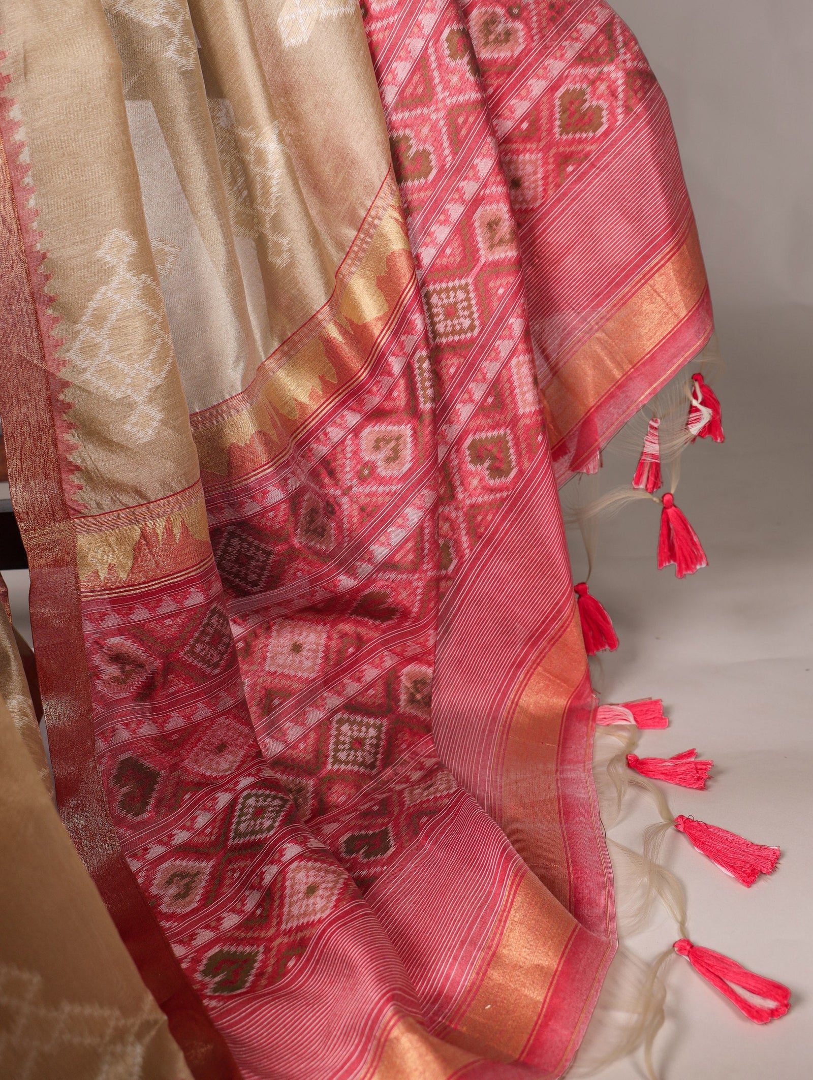 Cream Graceful Jacquard Silk Saree with Printed & Zari Weaving Work ClothsVilla