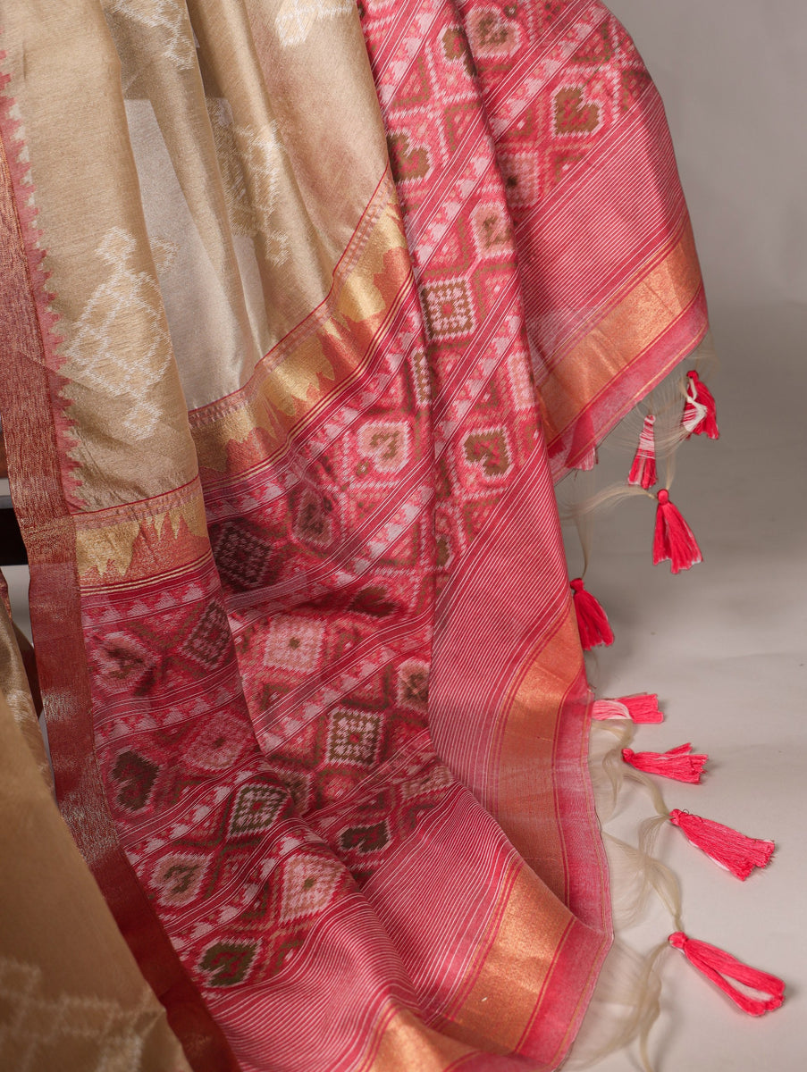 Elegant Zari Jacquard Aura Silk Saree for Special Occasions main image 0