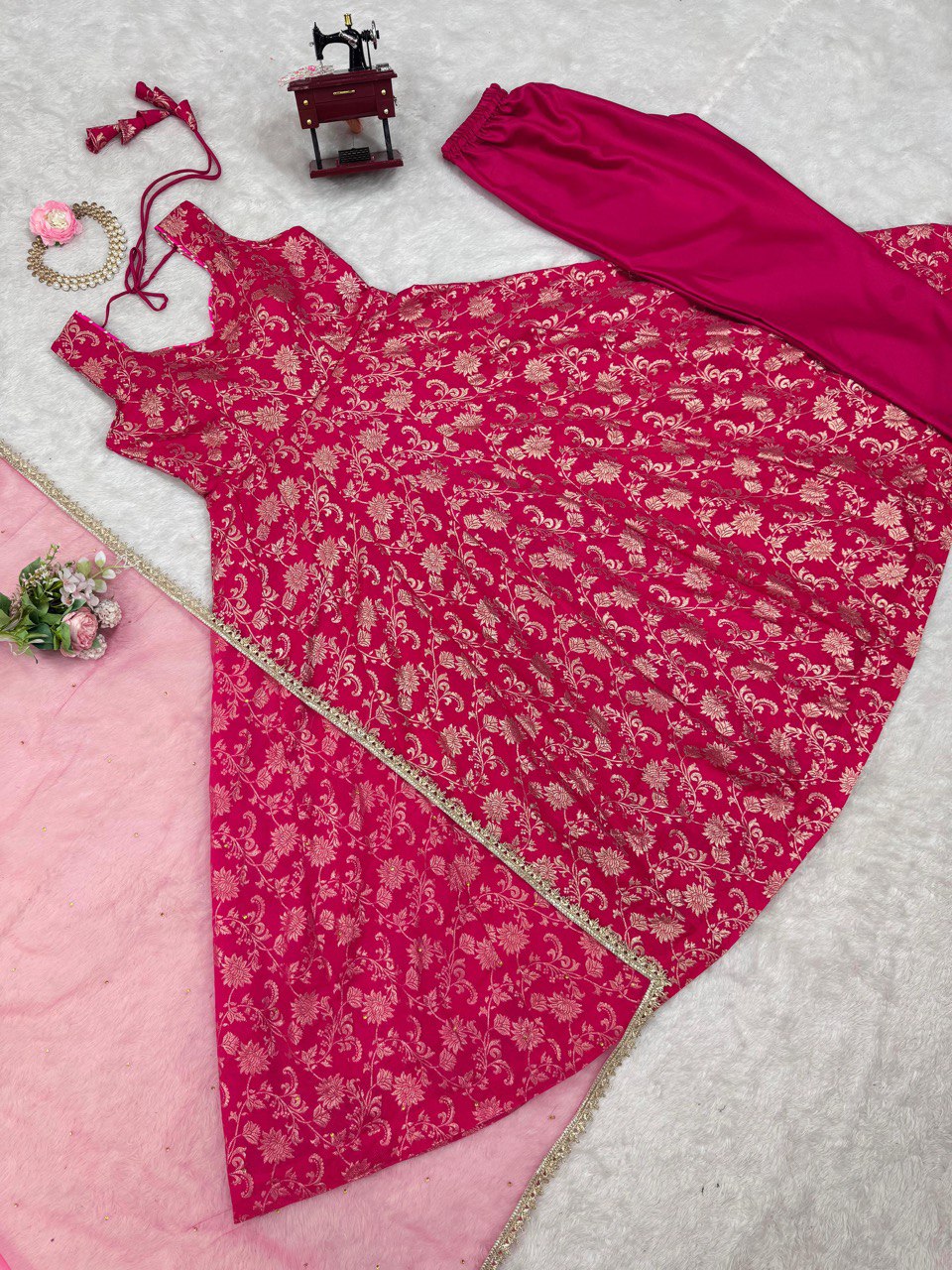 Dark Pink Elegant Jacquard Silk Weaving Suit Set with Dupatta
