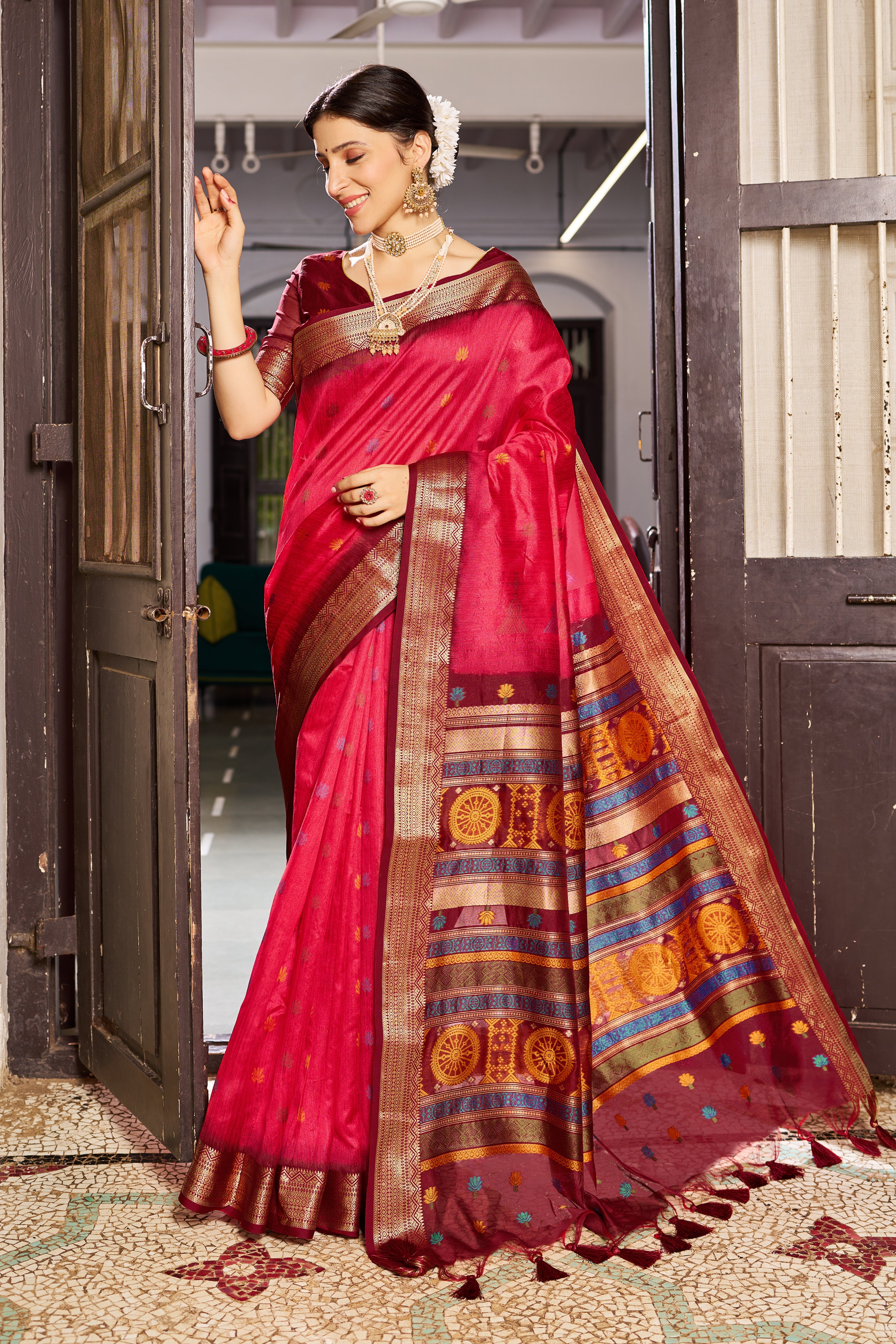 Dark Pink Elegant Slub Lilan Saree – Luxurious Semi Tussar Silk Secondary image