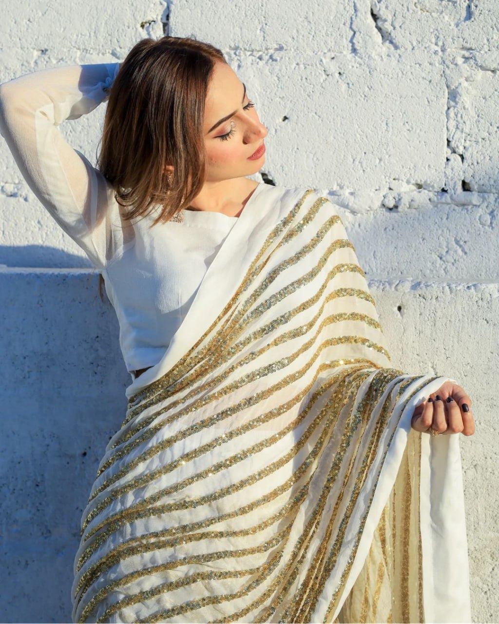 Dazzling White & Gold Striped Sequin Saree - Weave Elegance at Weddings & Parties Secondary image
