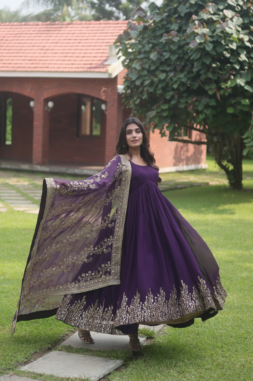 Purple Embroidered Anarkali Design by Baidehi at Pernia's Pop Up Shop 2024