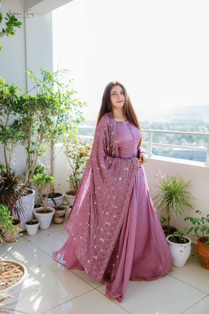 Dusty Pink Elegant Designer Party Wear Gown & Dupatta Se Dusty Pink Elegant Designer Party Wear Gown & Dupatta Se