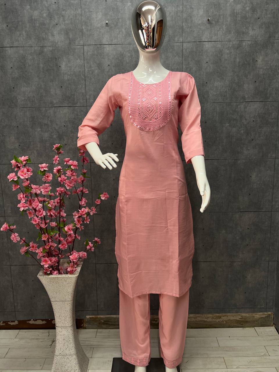 Dusty Pink Elegant Maska Cotton Silk Embroidered Kurti Suit Set with Plazo