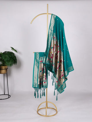 Elegant Jacquard Paithani Dupatta with Zari Weaving & Tassels ClothsVilla