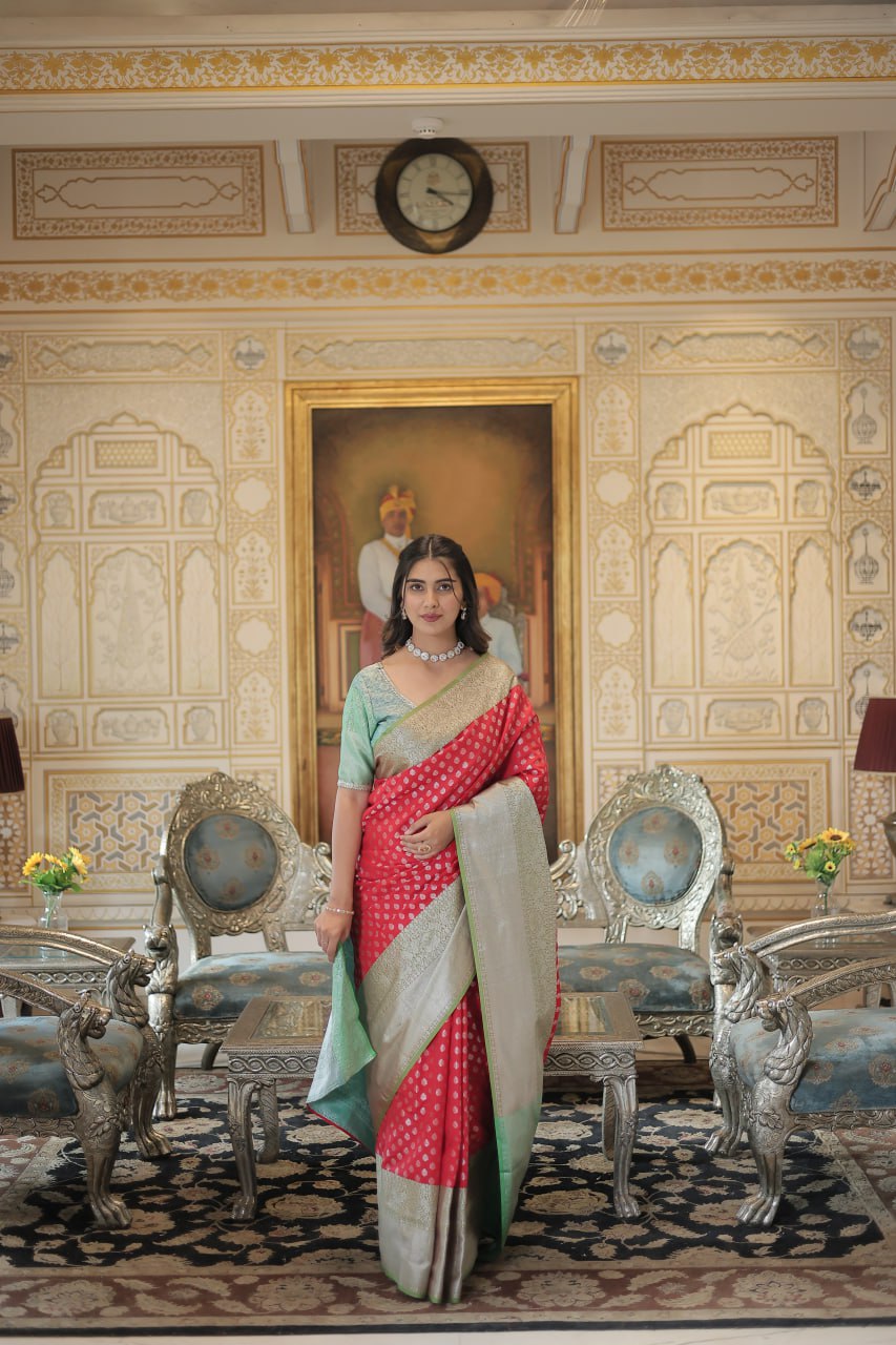 Elegant Kanjivaram Silk Saree with Zari Weaving Work with Blouse ClothsVilla