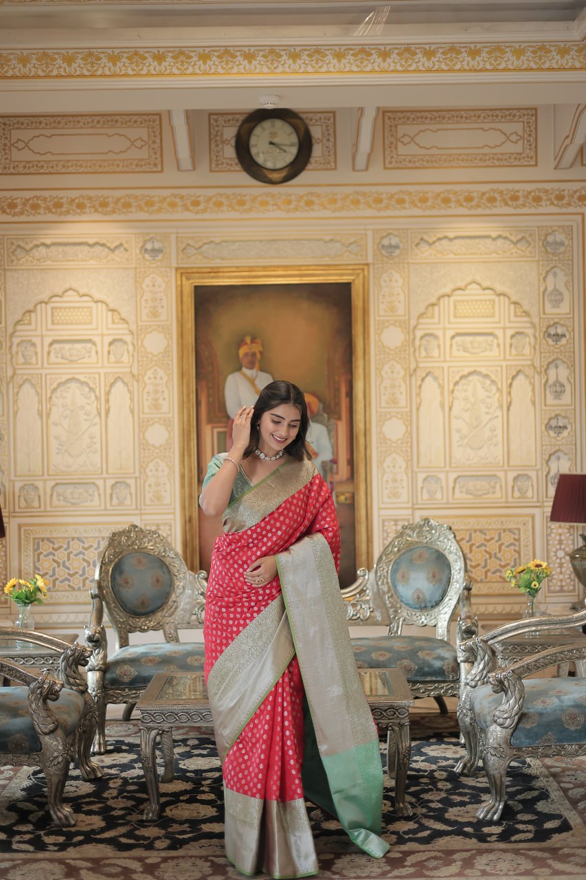 Elegant Kanjivaram Silk Saree with Zari Weaving Work with Blouse ClothsVilla