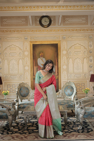 Elegant Kanjivaram Silk Saree with Zari Weaving Work with Blouse ClothsVilla