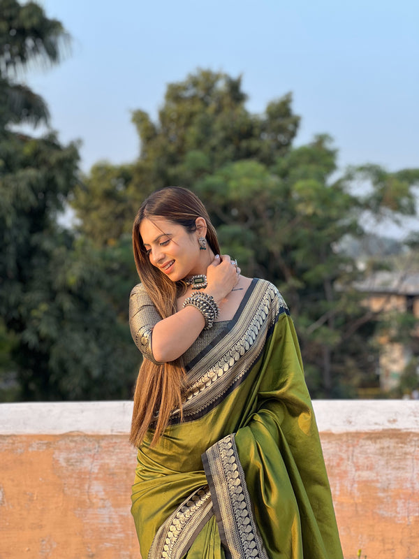 Exquisite Mint Green & Black Jacquard Pure Soft Banarasi Silk Saree with Stylish Blouse Piece ClothsVilla.com