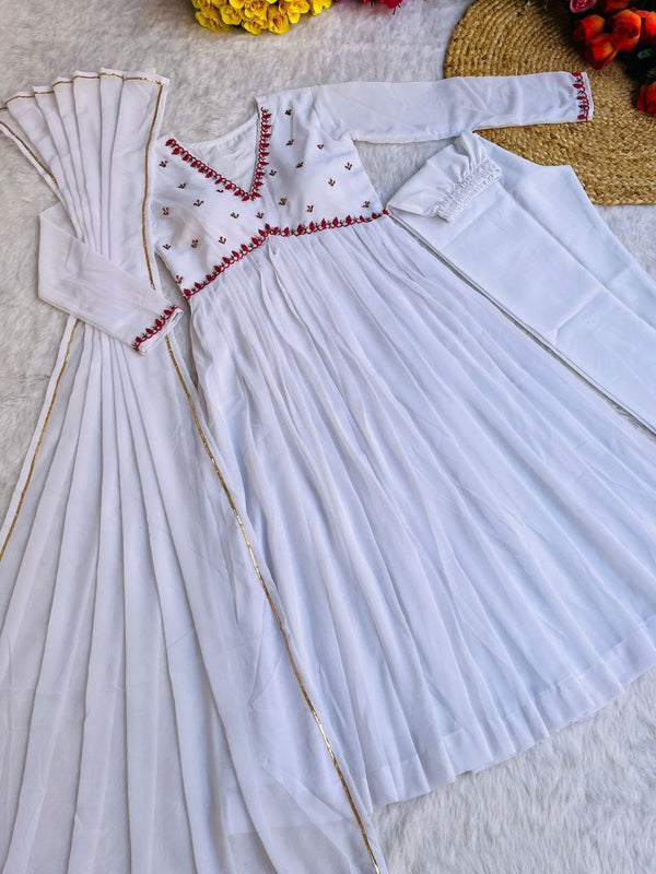 Exquisite White Fox Georgette Gown Elegance Blossoms with Dazzling Dupatta & Pants ClothsVilla