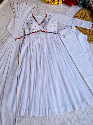 Exquisite White Fox Georgette Gown Elegance Blossoms with Dazzling Dupatta & Pants ClothsVilla