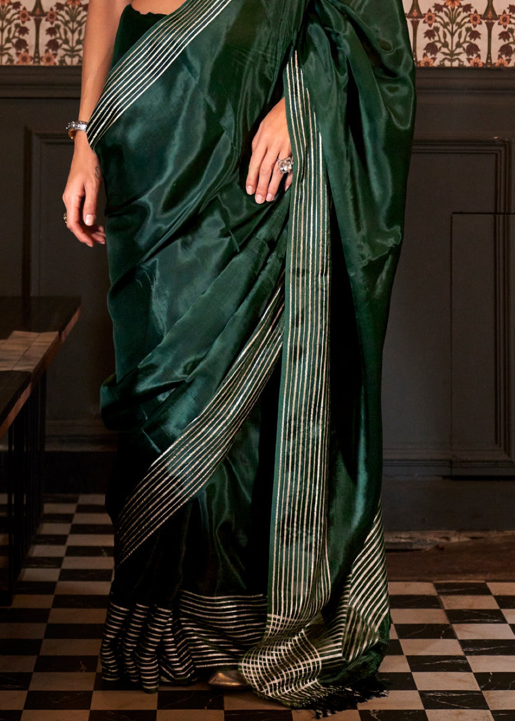Forest Green Timeless Blended Silk Saree – A Perfect Blend of Tradition & Elegance ClothsVilla