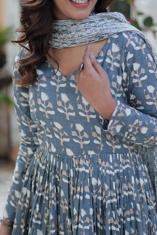 Gray Pure Elegance – Cotton 3-Piece Set ClothsVilla
