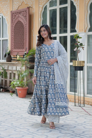 Gray Pure Elegance – Cotton 3-Piece Set ClothsVilla