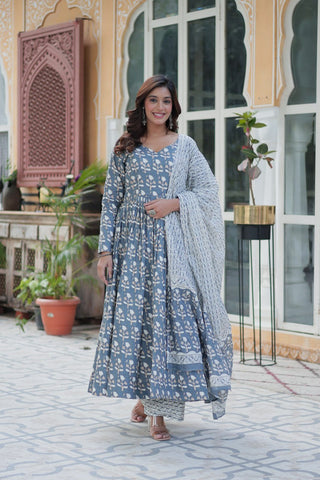 Gray Pure Elegance – Cotton 3-Piece Set ClothsVilla