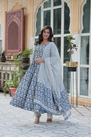 Gray Pure Elegance – Cotton 3-Piece Set ClothsVilla