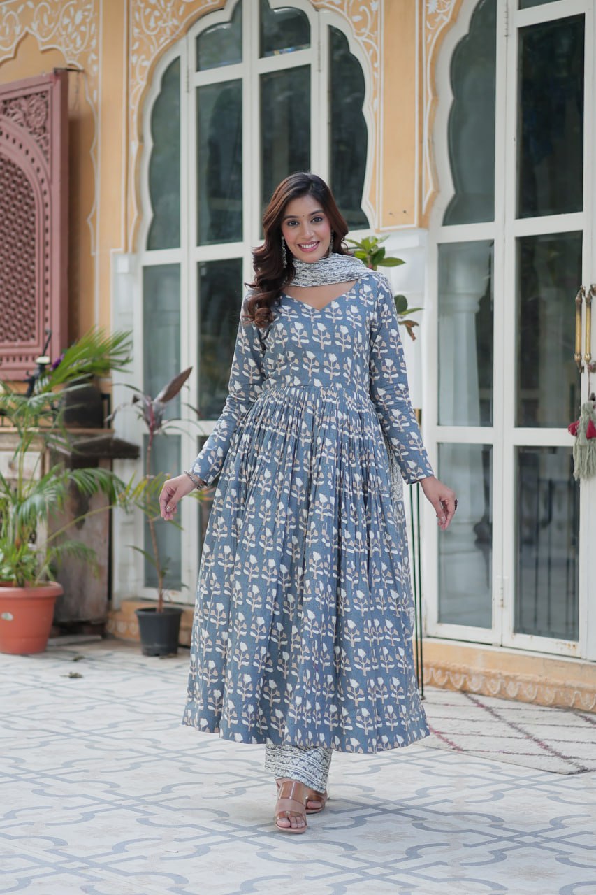 Gray Pure Elegance – Cotton 3-Piece Set ClothsVilla