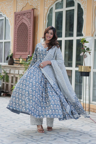 Gray Pure Elegance – Cotton 3-Piece Set ClothsVilla