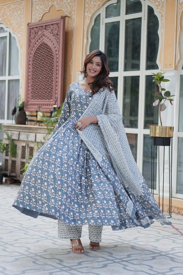 Gray Pure Elegance – Cotton 3-Piece Set ClothsVilla
