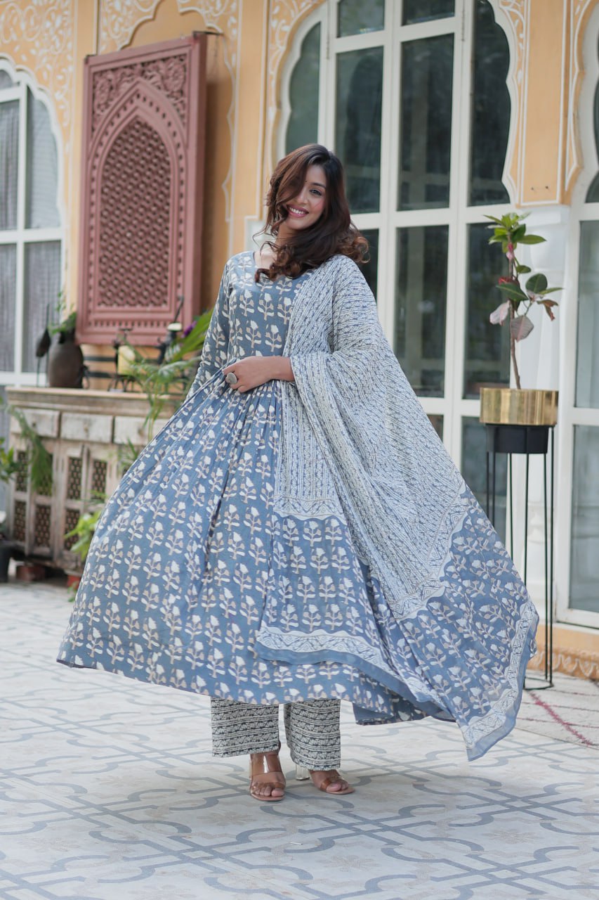Gray Pure Elegance – Cotton 3-Piece Set ClothsVilla