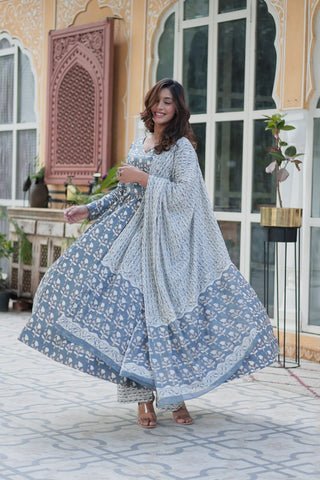 Gray Pure Elegance – Cotton 3-Piece Set ClothsVilla