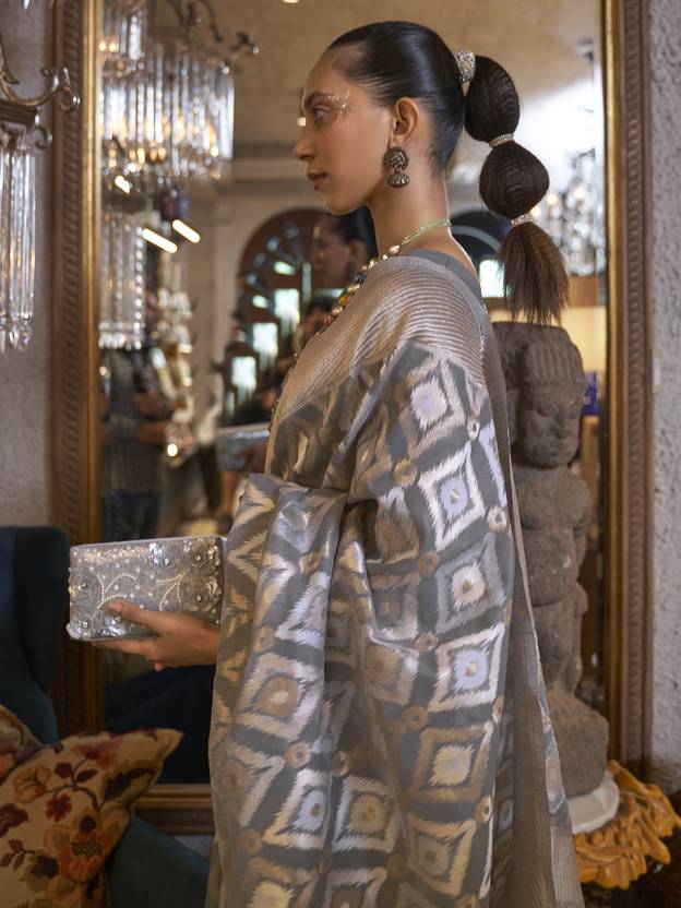 Gray Traditional Linen Banarasi Saree with Unstitched Blouse Piece Secondary image