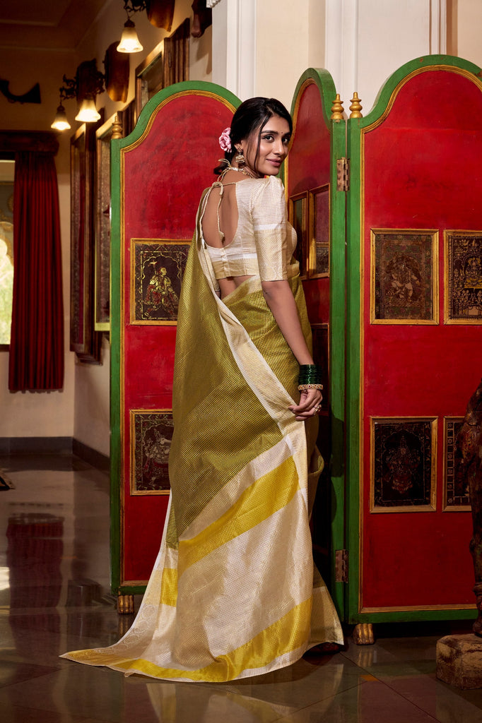 Green Elegant Jacquard Chex Saree with Zari Weaving Work – Includes Matching Blouse Piece Clothsvilla