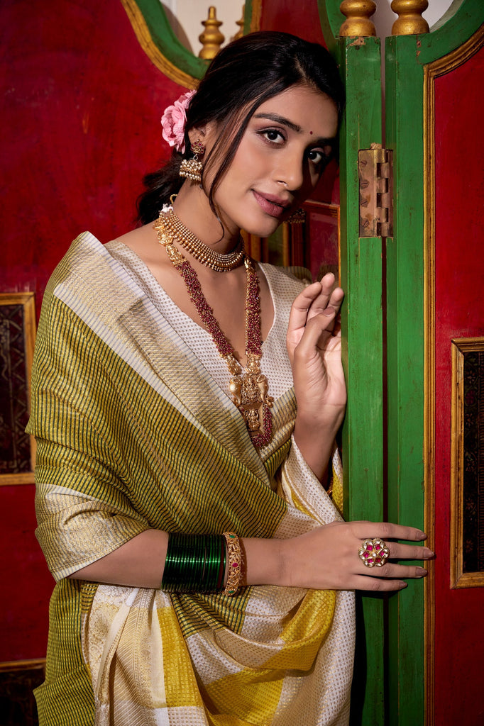 Green Elegant Jacquard Chex Saree with Zari Weaving Work – Includes Matching Blouse Piece Clothsvilla