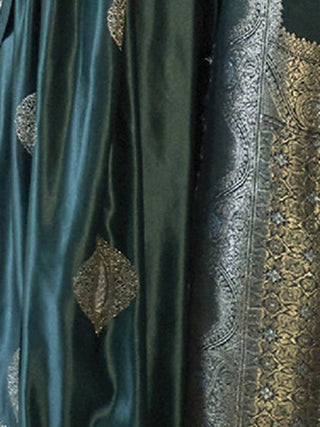 Green Elegant Kanjivaram Silk Blend Saree with Unstitched Blouse Piece ClothsVilla