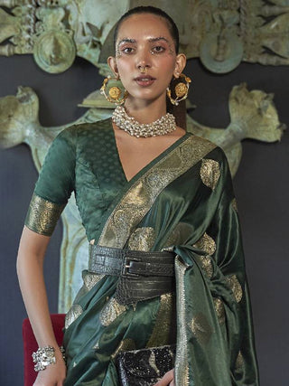 Green Elegant Kanjivaram Silk Blend Saree with Unstitched Blouse Piece ClothsVilla