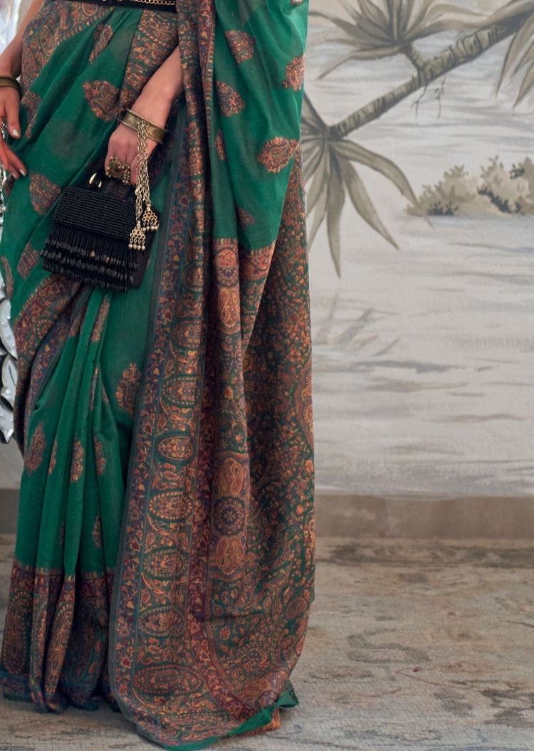 Green Graceful Silk Saree with Unstitched Blouse Piece Elegant Ethnic Wear ClothsVilla