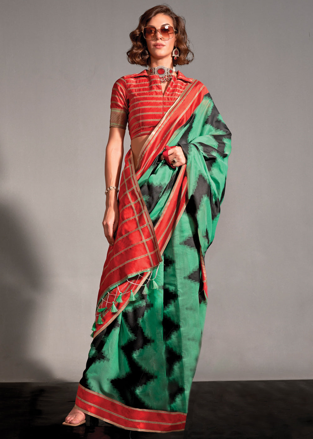 Green Regal Banarasi Blended Silk Saree – Timeless Elegance for Grand Occasions ClothsVilla Main image