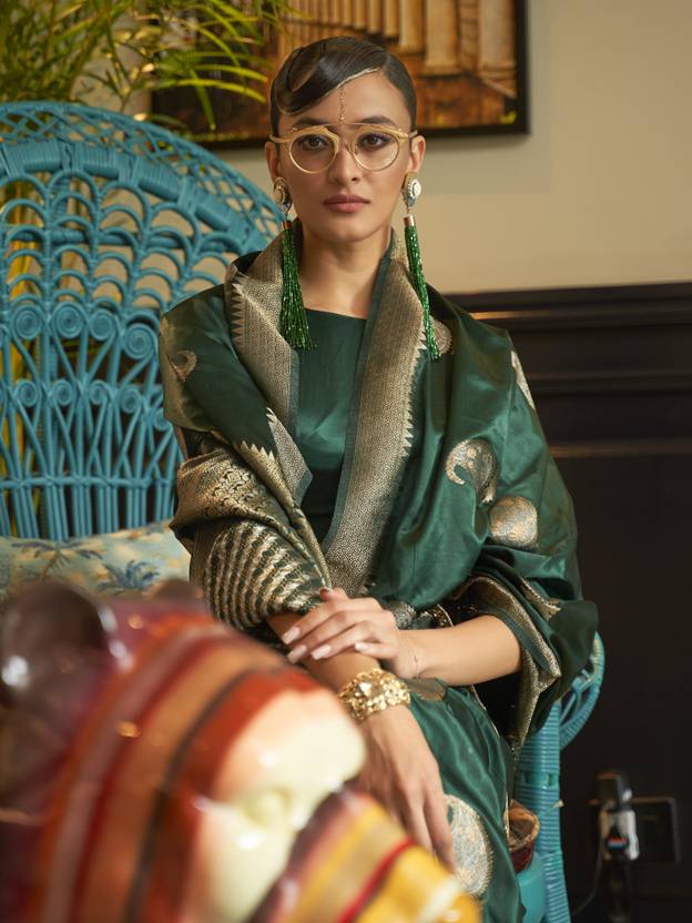 Green Traditional Baluchari Silk Blend Saree with Unstitched Blouse Piece ClothsVilla