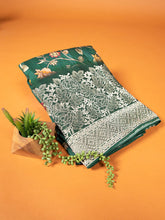 Load image into Gallery viewer, Green Viscose Kalamkari Saree with Zari Weaving &amp; Tassels ClothsVilla