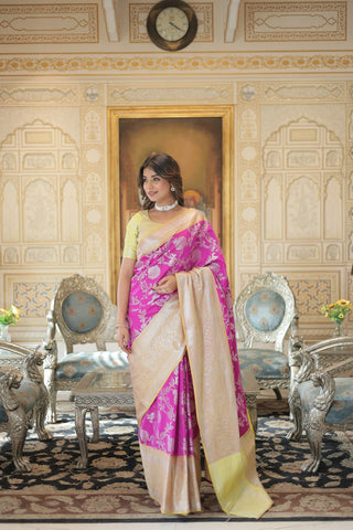 Kanjivaram Silk Pink Saree with Zari Weaving Work with Blouse ClothsVilla